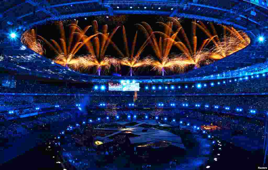 Fireworks light up the Stade de France as Yseult performs during the closing ceremony of the Paris 2024 Olympics in Saint-Denis, France, Aug. 11. 2024.