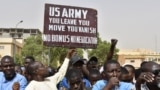 Des manifestants demandent le départ des troupes américaines du Niger.