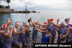 การฉลองปีใหม่ด้วยการลงว่ายน้ำในทะเล ของโครเอเชีย