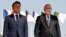 Les président français et algérien Emmanuel Macron (à g.) et Abdelmadjid Tebboune.