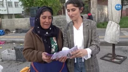 YSP Adayları Parti Logosunu Seçmene Tanıtıyor