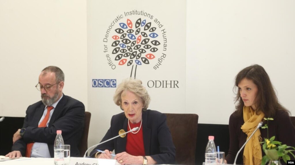 Misioni i vëzhguesve të ODIHR-it, kryesuar nga ambasadorja Audry Glover