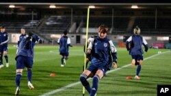 Japan's Hinata Miyazawa warms up during a training session ahead of the round of 16 Women's World Cup soccer match between Japan and Norway in Wellington, New Zealand, on Aug. 4, 2023.