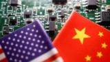 Các ứng cử viên tổng thống Mỹ không nhượng bộ về chip và Trung Quốc