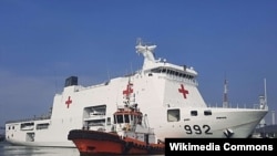 На бродот му е доделено само да достави помош во Газа, а не да функционира како пловна, или теренска болница.