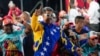 委内瑞拉总统马杜罗在选举结果宣布后在总统府外面庆祝。(2024年7月29日)
