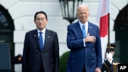 10일 백악관에서 조 바이든 미국 대통령과 기시다 후미오 일본 총리의 정상회담에 앞서 후미오 총리를 환영하는 공식 행사가 열렸다.