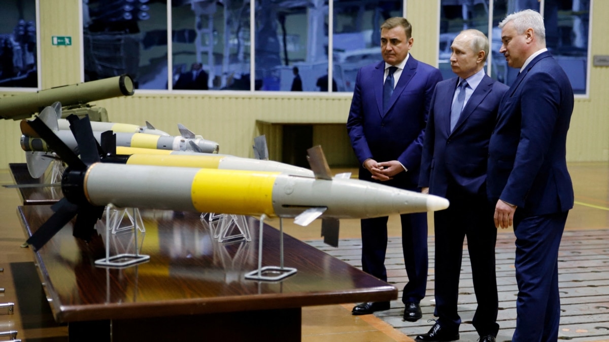 侵略的代价：俄罗斯2023年国防开支倍增，招募23万新兵充当炮灰