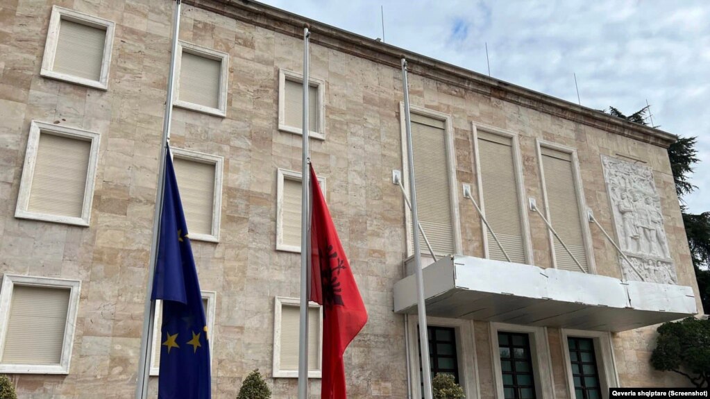 Shqipëri, lutje për viktimat e aksidentit të trenave në Greqi