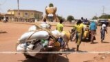 Burkina Faso kɔnɔ, mɔgɔ miliyɔn fila bɔra uka yɔrɔw la lakanako kosɔn.