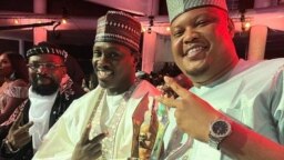 Bashir Mai Shadda bayan da ya karbi lambar yabo a bikin MVCA a Legas (Instagram/Bashir Mai Shadda)