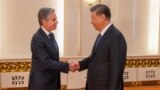 美國國務卿布林肯(左)與中國國家主席習近平在北京人民大會堂會面。(2024年4月26日)