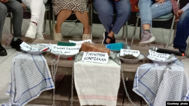 Para aktivis JALA PRT siap menggelar aksi protes menuntut pengesahan segera RUU PPRT, 7 Agustus 2023. (Foto: JALA PRT).