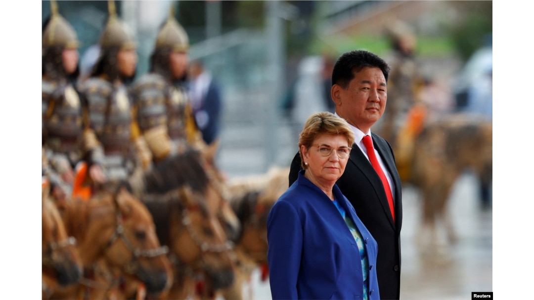 Swiss President Viola Amherd and Mongolian President Ukhnaa Khurelsukh attend a welcome ceremony on Sukhbaatar Square in Ulaanbaatar, Mongolia, Aug. 2, 2024.