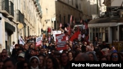 Demonstrasi konfederasi serikat buruh terbesar Portugal CGTP di Lisbon, Portugal, 9 Februari 2023. (Foto: REUTERS/Pedro Nunes)