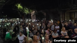 Građani tokom 16. protesta Srbija protiv nasilja, u Beogradu, 19. avgusta 2023. (Foto: FoNet)