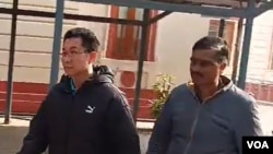 中国手机制造商Vivo 在印度的代理首席执行官洪旭权(Hong Xuquan 音译)2023年12月26日到达新德里地区法院。