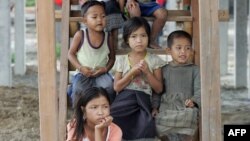 ເດັກນ້ອຍໃນລາວ ຕ້ອງປະເຊີນກັບພາວະຂາດແຄນສານອາຫານ ທີ່ຈຳເປັນຕໍ່ການຈະເລີນເຕີບໂຕຢ່າງຮຸນແຮງ ຍ້ອນວິກິດການເສດຖະກິດ