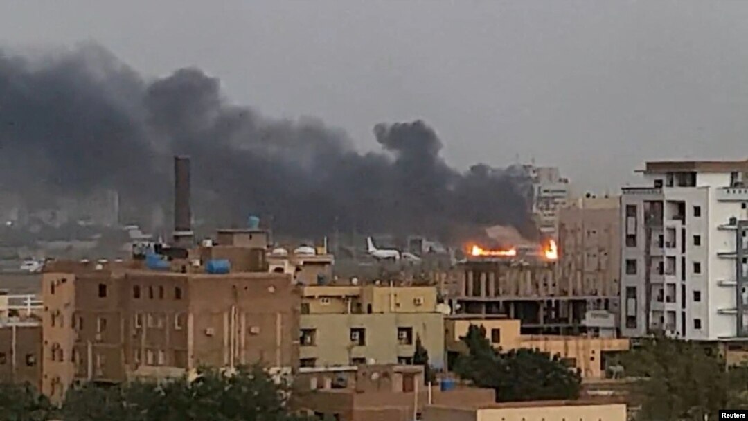 Sudan xalqaro aerporti hududidagi portlash, 17-aprel, 2023.