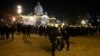 Suzavac, privođenja i razbijena stakla na protestu opozicije u Beogradu
