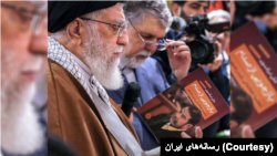 علی خامنه‌ای در نمایشگاه کتاب