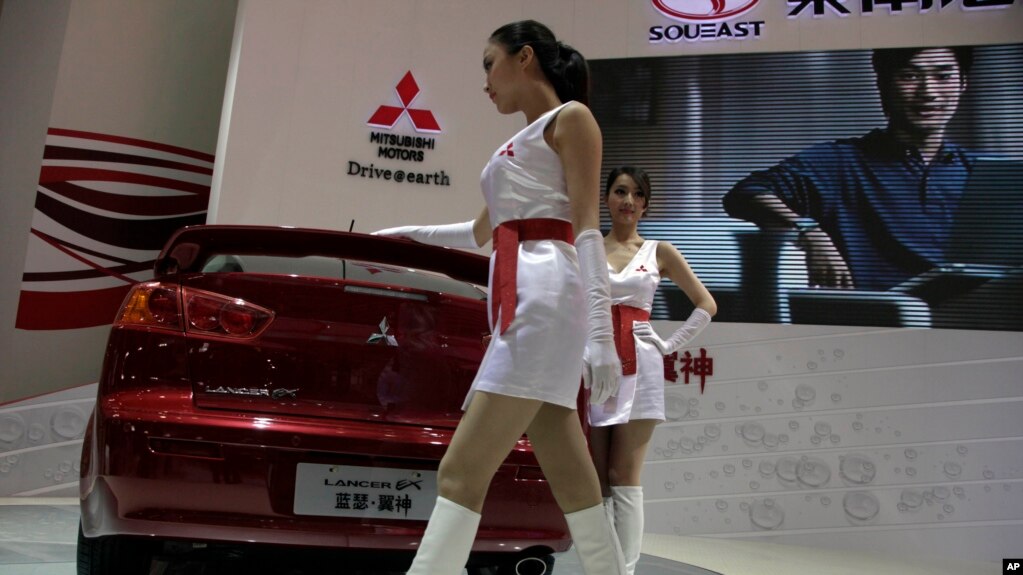 资料照：北京汽车展上的日产汽车展台 （2010年4月24日）(photo:VOA)