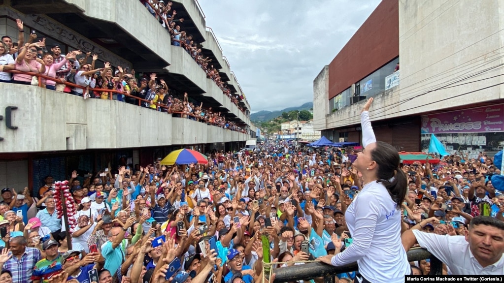 María Corina Machado, candidata presidencial del partido Vente Venezuela, participa en un mitin en Valera, estado Trujillo, el 18 de junio de 2023.
