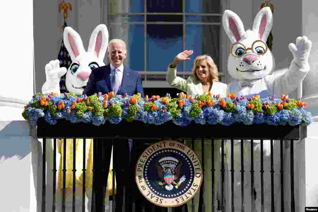El presidente Joe Biden presidió este lunes, junto con la primera dama Jill Biden, la ceremonia anual de los huevos de Pascua en el Jardín Sur de la Casa Blanca.