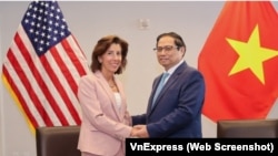 Bộ trưởng Thương mại Mỹ Gina Raimondo gặp Thủ tướng Việt Nam Phạm Minh Chính tại Washington, DC, hôm 19/9/2023.