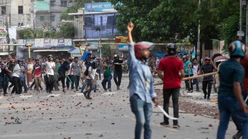 Bangladesh government raids opposition HQ, asks universities to close after 6 die in protests 