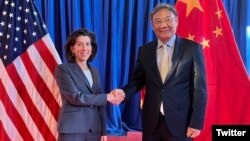 美國商務部長吉娜·雷蒙多和中國商務部長王文濤5月25日在華盛頓進行會晤 （圖片來源：Twitter@SecRaimondo)