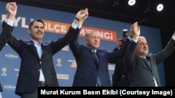 AK Parti'nin İBB adayı Murat Kurum, Cumhurbaşkanı ve AK Parti Genel Başkanı Recep Tayyip Erdoğan'la birlikte İstanbul'un Sultanbeyli ve Sancaktepe ilçelerinde miting düzenledi