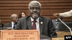 Moussa Faki Mahamat, président de la Commission de l'Union africaine, "a exprimé sa profonde inquiétude à propos de la violence au Kenya.