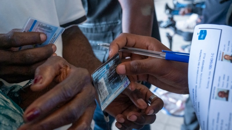 En RDC, les élections continueront jeudi pour les bureaux qui n'ont pu ouvrir