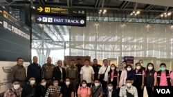 Puluhan WNI korban tindak pidana perdagangan orang (TPPO) diselamatkan Kepolisian Thailand dan KBRI Bangkok, 27 Juni 2023. (Foto: VOA Myanmar)