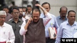 ভারতের মহারাষ্ট্রে এনসিপি দলে বিদ্রোহ করলেন সুপ্রিমো শরদের ভাইপো অজিত পাওয়ার