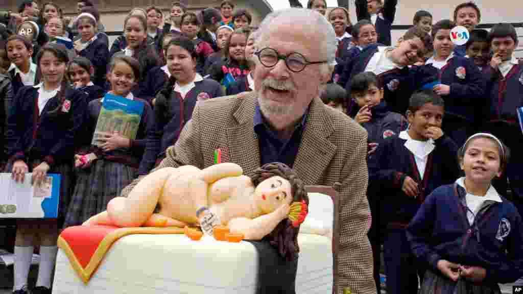 Botero, originario de Medellín, se convirtió en un ícono de la cultura colombiana. Sus voluminosas figuras son famosas a nivel mundial, aunque el artista siempre negó estar obsesionado con la gordura.