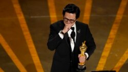 Quan Kế Huy giành tượng vàng Oscar ‘truyền cảm hứng’ cho người gốc Việt | VOA