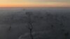 Pemandangan drone menunjukkan asap kebakaran hutan mengepul ke udara sementara pohon-pohon terbakar di antara vegetasi di Pantanal, lahan basah terbesar di dunia di kota Corumba, negara bagian Mato Grosso do Sul, Brazil. (Reuters)&nbsp;