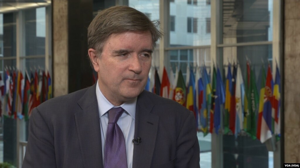 O’Brien: Presim nga qeveria e re në Serbi të respektojë marrëveshjet me Kosovën
