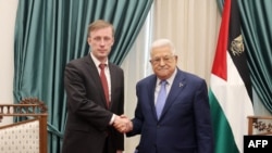 Gjatë takimit të Këshilltarit amerikan të Sigurisë Kombëtare Jake Sullivan me Presidentin e Autoritetit Palestinez Mahmud Abbas në Ramallah, Bregu Perëndimor (15 dhjetor 2023)