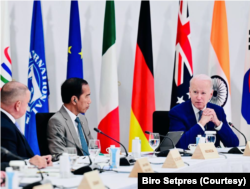Dalam sesi mitra kerja KTT G7 Presiden Jokowi serukan penghentian kebijakan diskriminatif terutama bagi negara-negara berkembang. (Biro Setpres)
