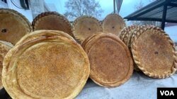 Uzbek traditional bread, Ferghana, Uzbekistan, February 2023. (Navbahor Imamova/VOA)