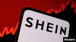 资料照：中国快时尚便宜服装品牌希音（Shein）的标识和股票走势示意图。