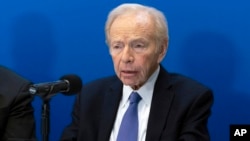 FILE - Former Sen. Joe Lieberman speaks in Washington on Jan. 18, 2024. Lieberman, who nearly won the vice presidency on the Democratic ticket with Al Gore in the disputed 2000 election, has died at age 82, his family said on March 27, 2024. 