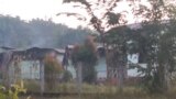 မီးရှို့ခံထားရတဲ့ပုလောမြို့နယ်ထဲကနေအိမ်များ (ဖေဖော်ဝါရီ ၂၀၂၃) ဓာတ်ပုံ - Crocodile Column