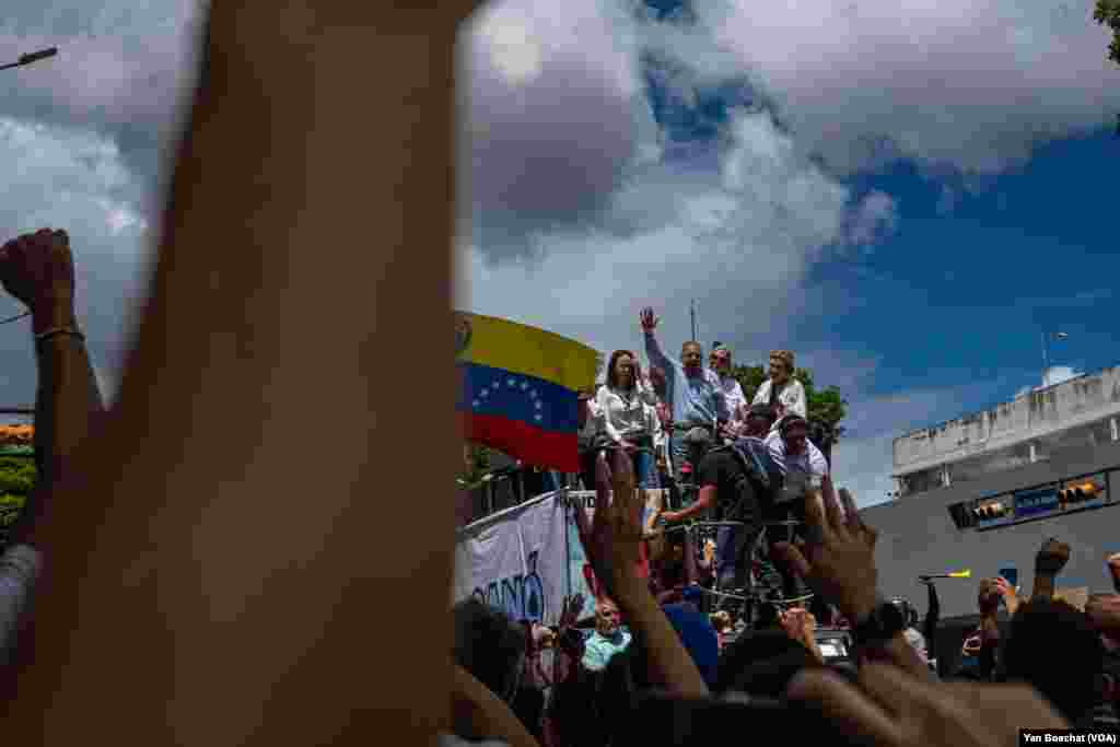 The opposition candidate, Edmundo Gonzales, and the opposition leader, Maria Corina Machado, gathered thousands of supporters in the eastern side of Caracas, July 30, 2024.