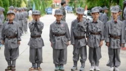 资料照：中国山西省太原市的小学生参加暑期军训班。(2021年9月5日)