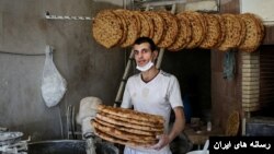 قیمت نان همچنان موضوع اختلاف بین دولت و نانوایی‌ها در ایران است.