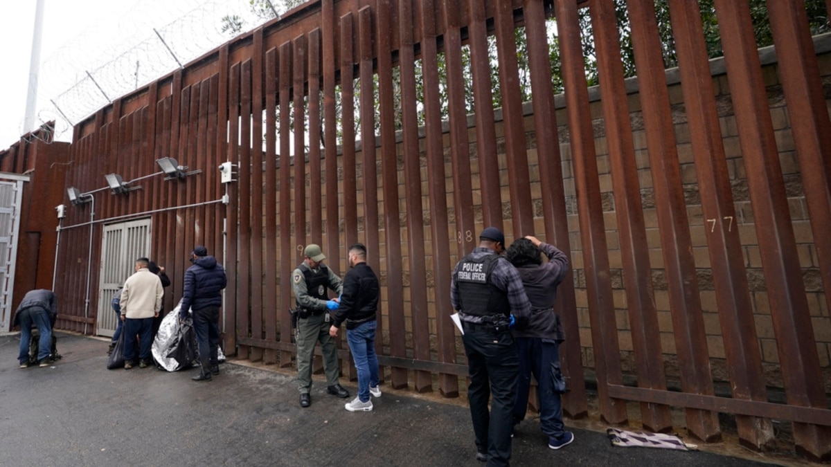 fbi-braces-for-flood-of-dna-samples-from-us-mexico-border
